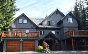 Lorimer Ridge Lodge Whistler